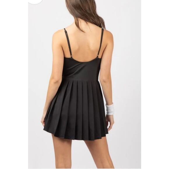 New In Pleated Cami Dress in Black Size Medium - Picture 4 of 9